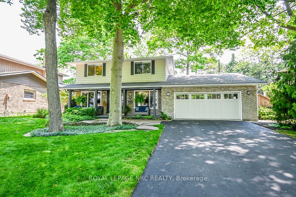 7077 Ridgewood Crescent, Niagara Falls, ON L2J 2C2