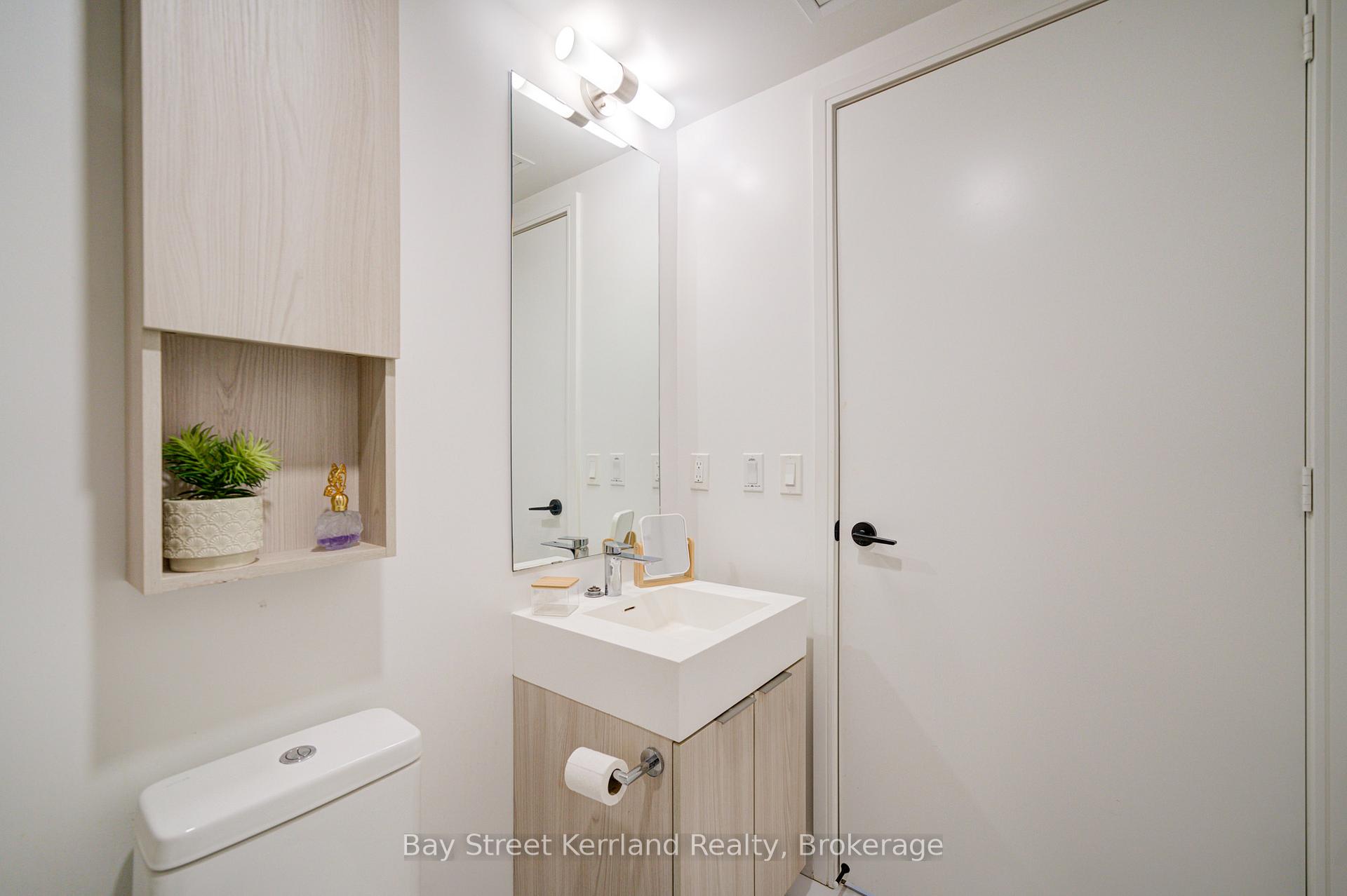 2 Bedrooms Condo at 35 Rolling Mills,  Toronto For sale