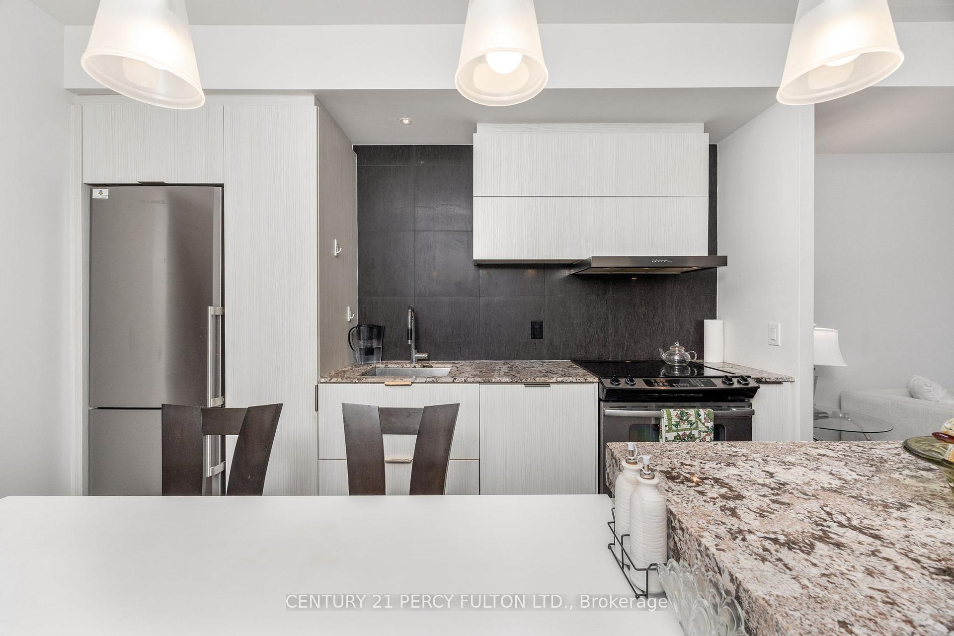 2 Bedrooms Condo at 101 Charles, Toronto For sale