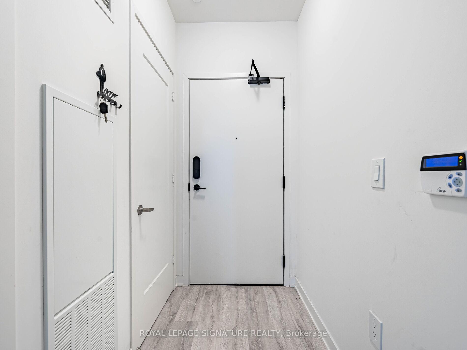 2 Bedrooms Condo at 60 Princess, Toronto For sale