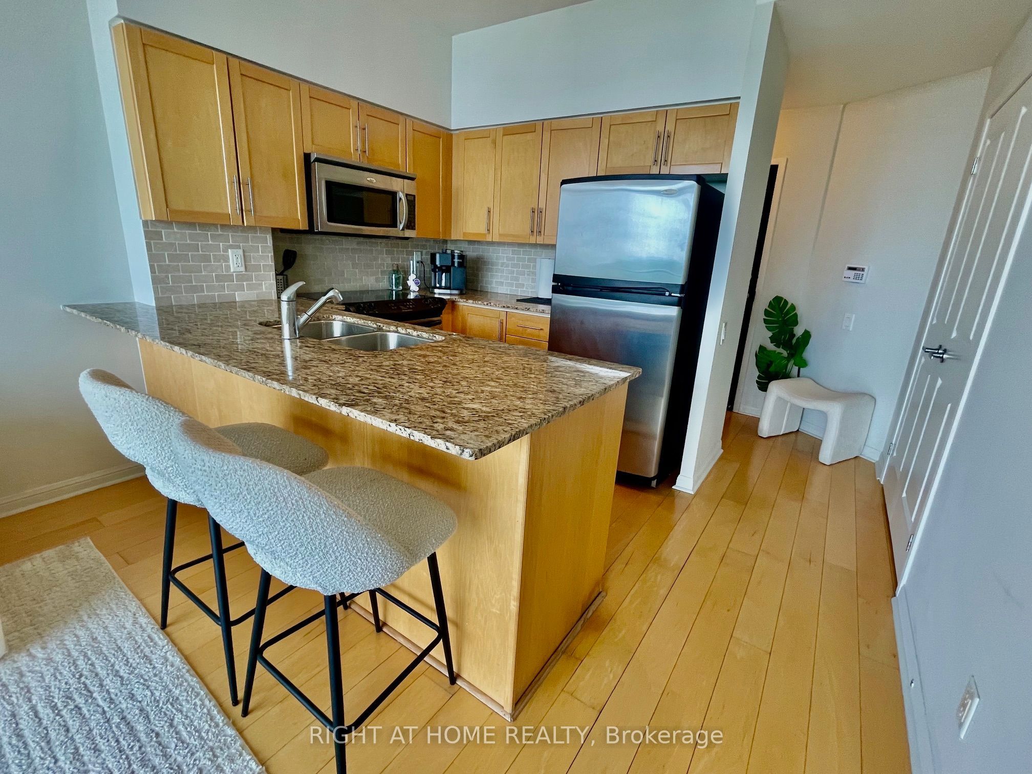 15 Windermere Avenue, #2303