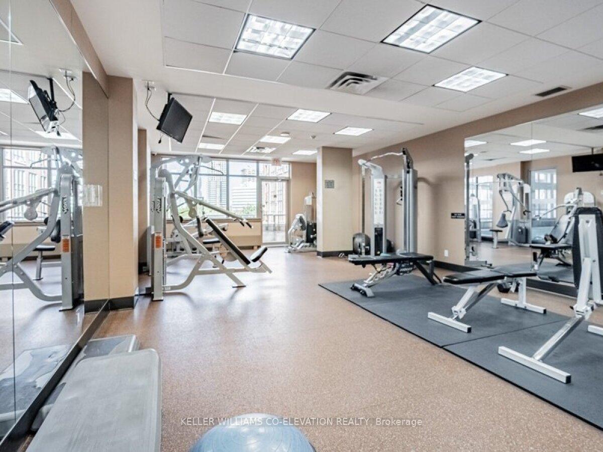 2 Bedrooms Condo at 330 Princess Royal, Mississauga For sale