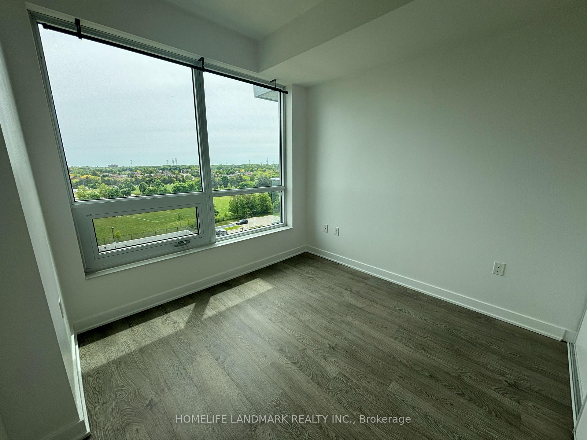 3 Bedrooms Condo at 4677 Glen Erin, Mississauga For sale