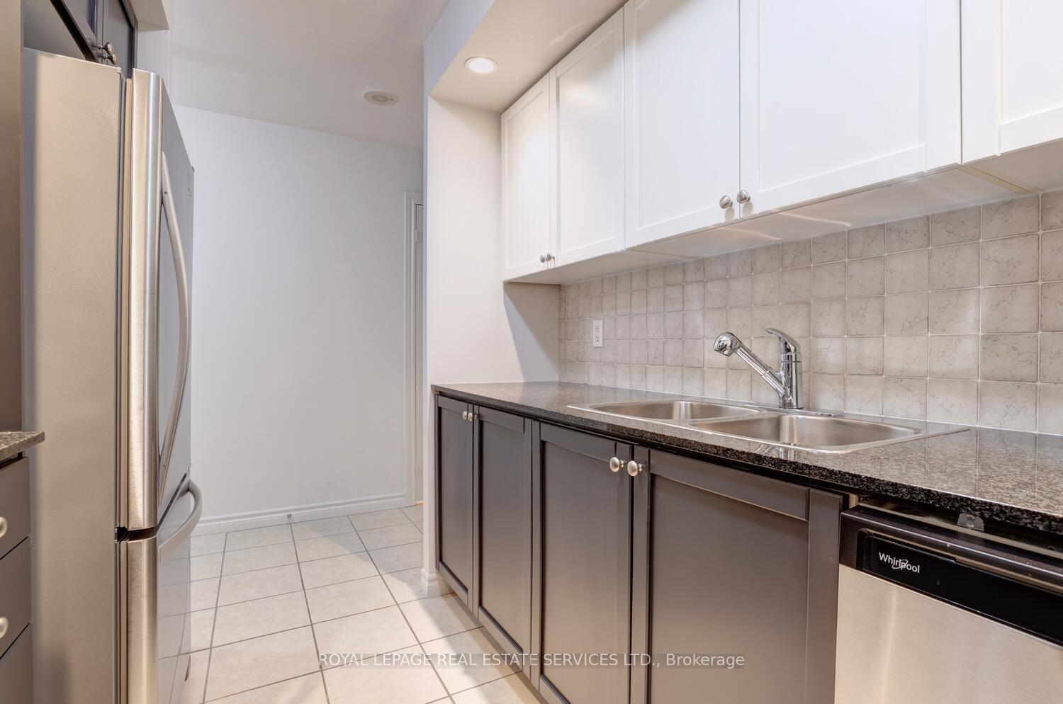 2 Bedrooms Condo at 5233 Dundas,  Toronto For sale