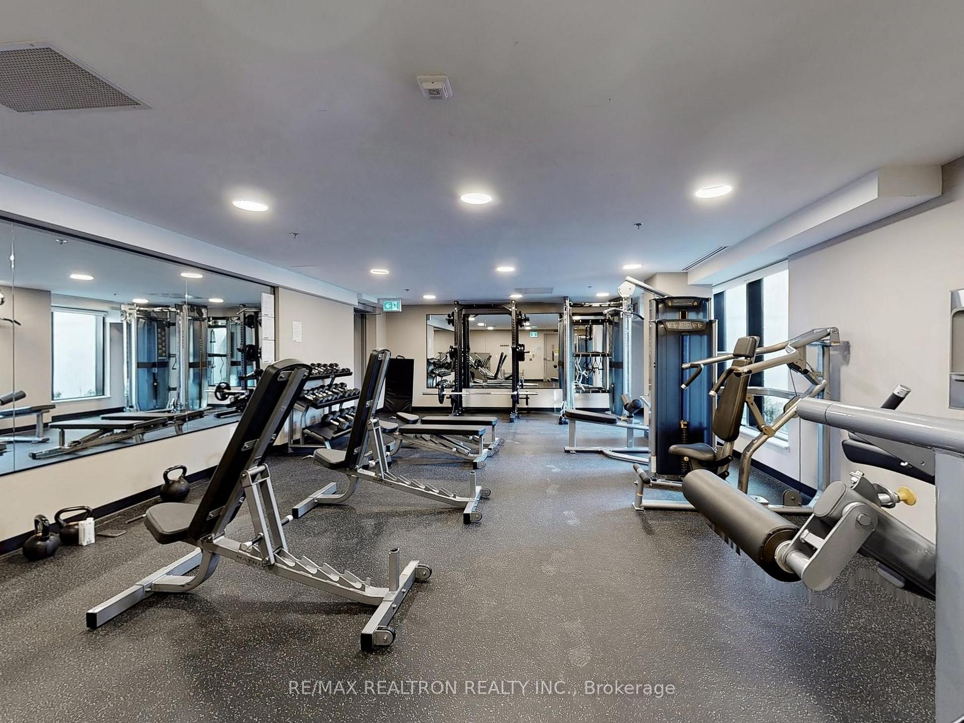 2 Bedrooms Condo at 160 Canon Jackson, Toronto For sale