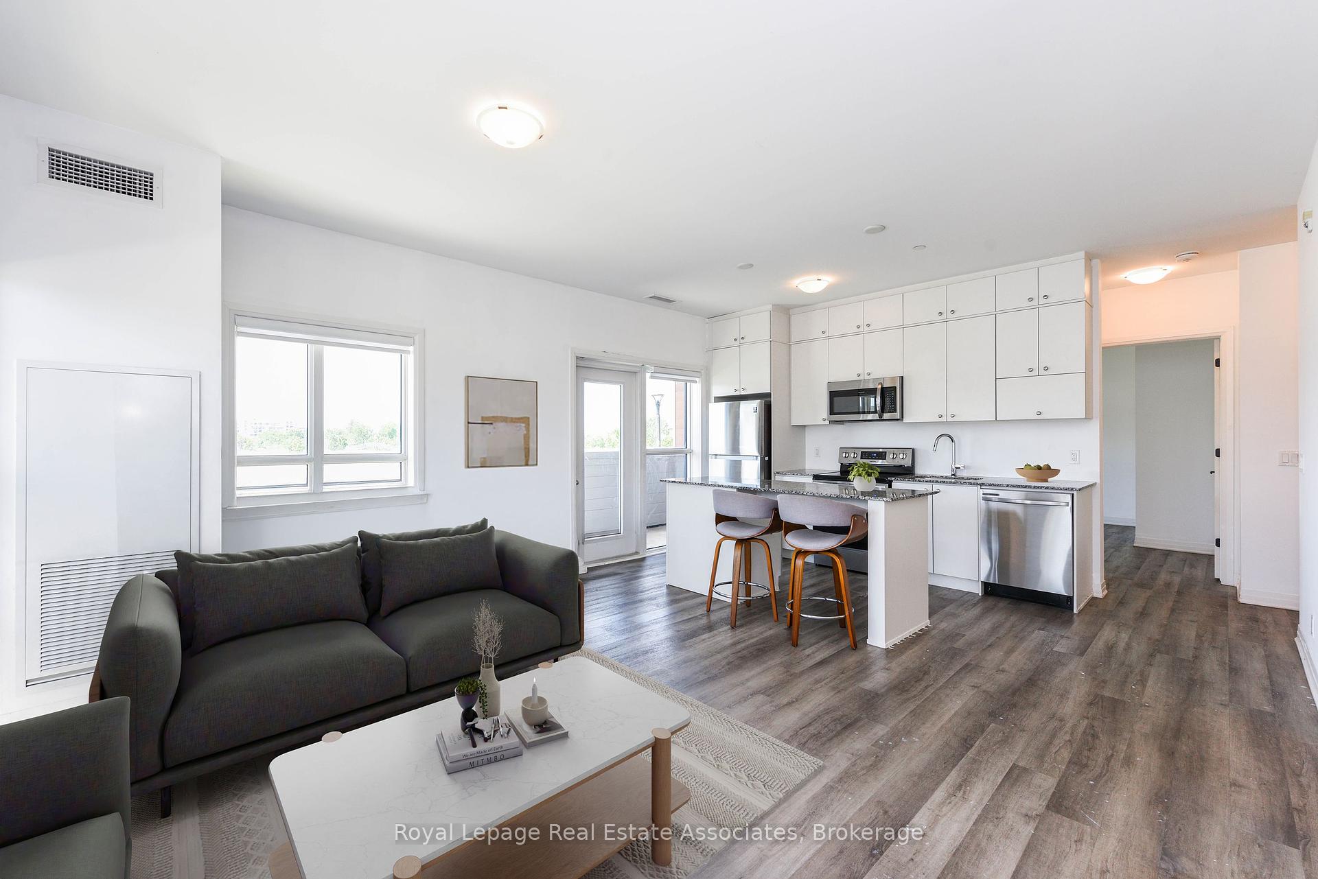 3 Bedrooms Condo at 102 Grovewood, Oakville For sale