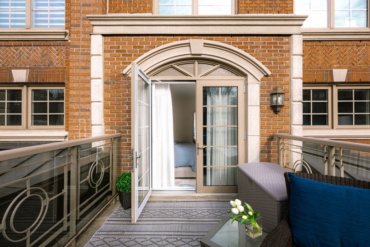 21 Burkebrook Place Th10