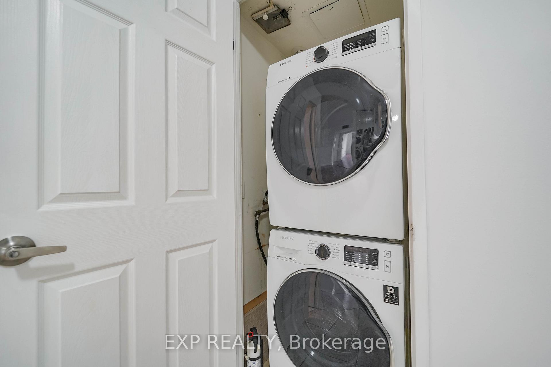 3 Bedrooms Condo at 4450 Tucana,  Mississauga For sale