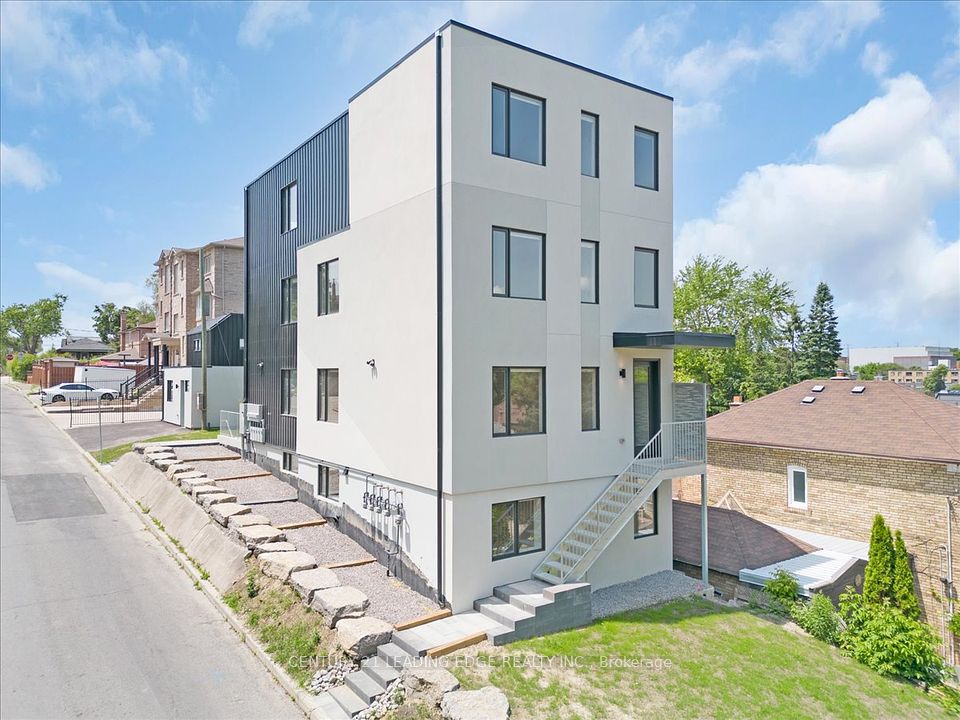 10 Summit Avenue