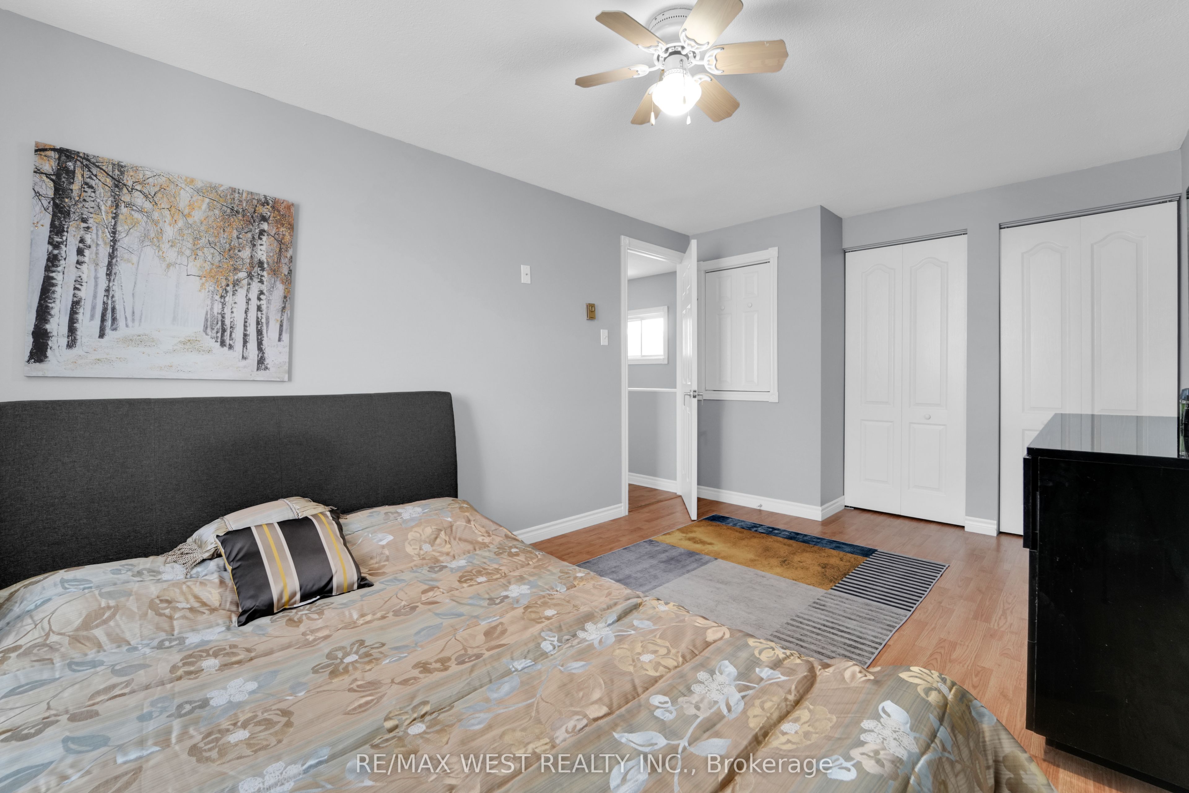 18 Jasmine Square