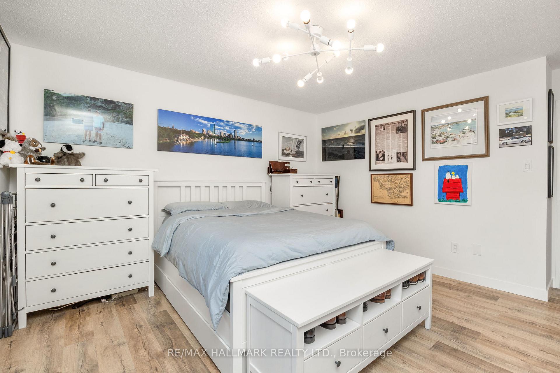 2 Bedrooms Condo at 212 St George, Toronto For sale
