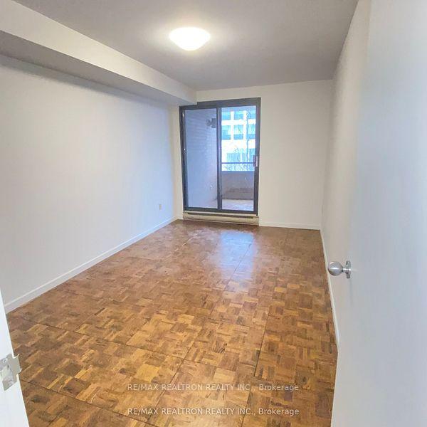 2 Bedrooms Condo at 349 St Clair, Toronto For sale