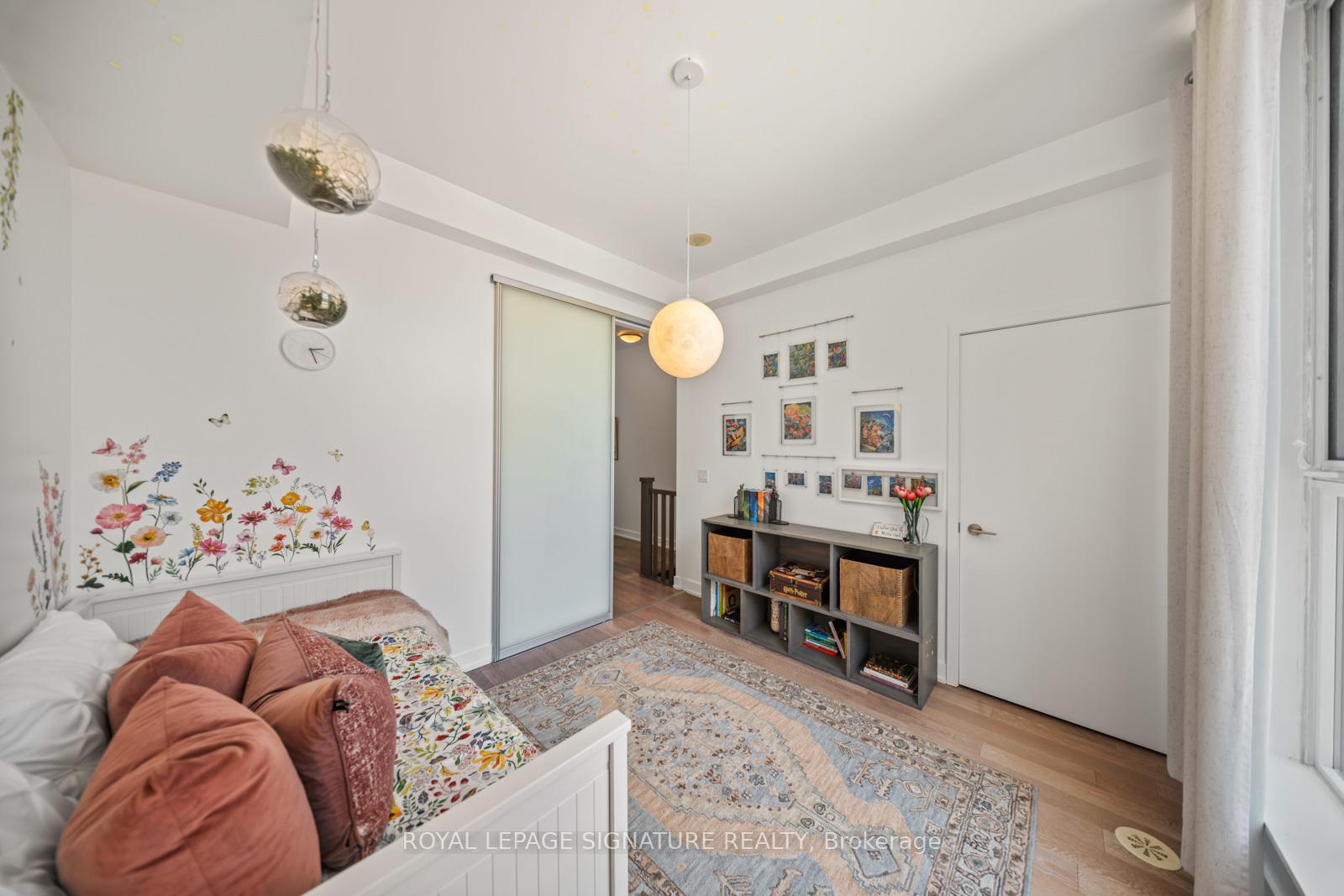 2 Bedrooms Condo at 1190 Dundas, Toronto For sale