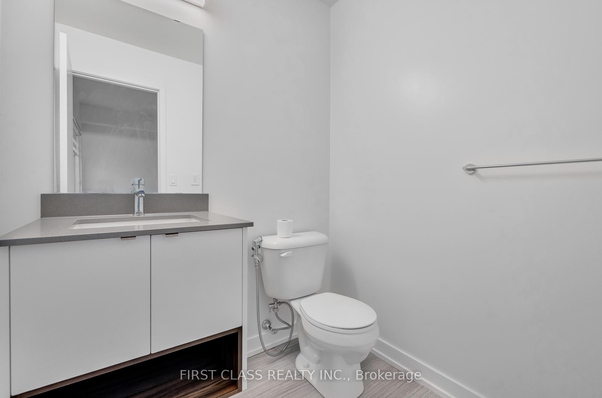 3 Bedrooms Condo at 1121 Cooke, Burlington For sale