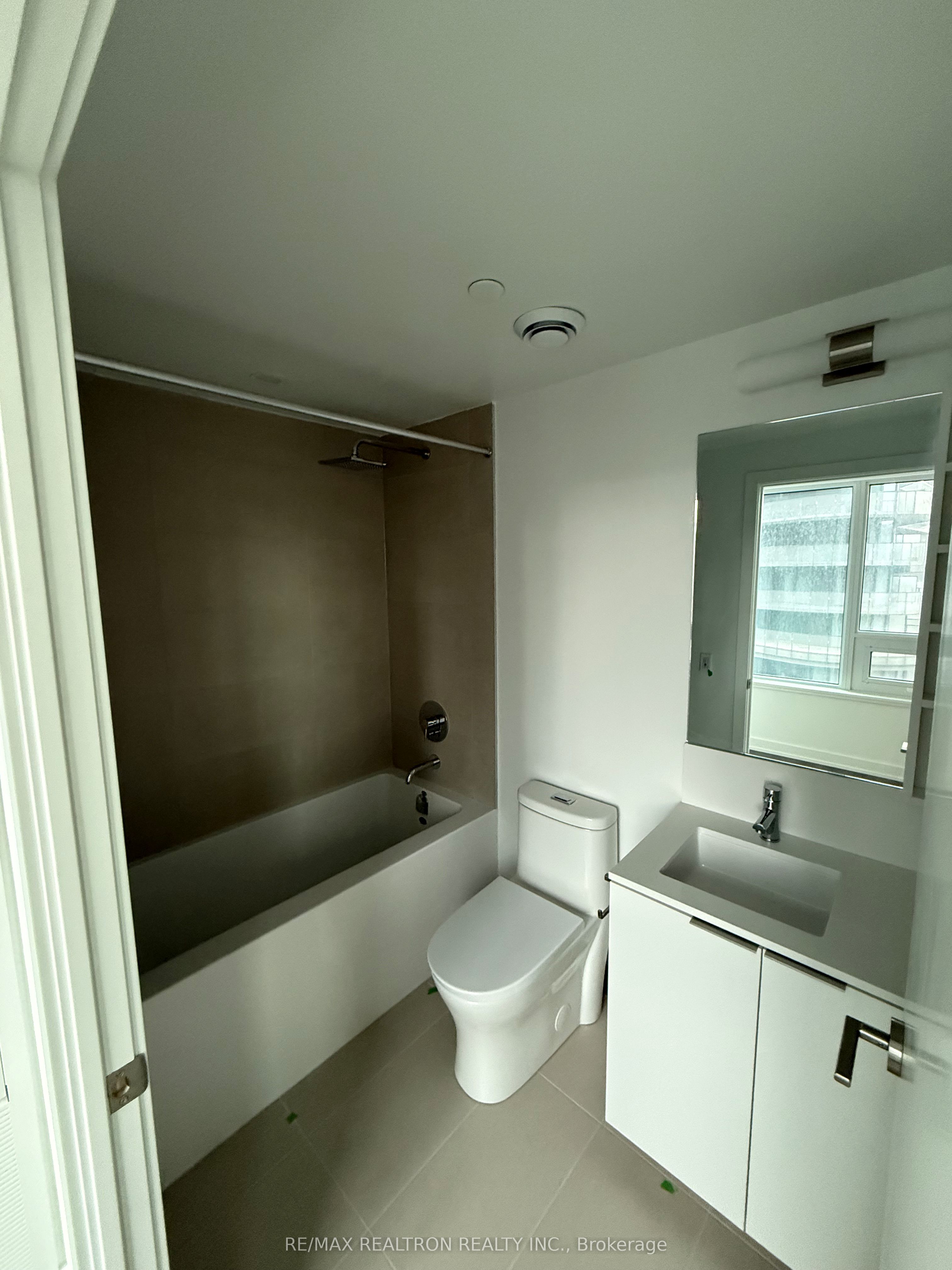 8 Wellesley Street W, #1215