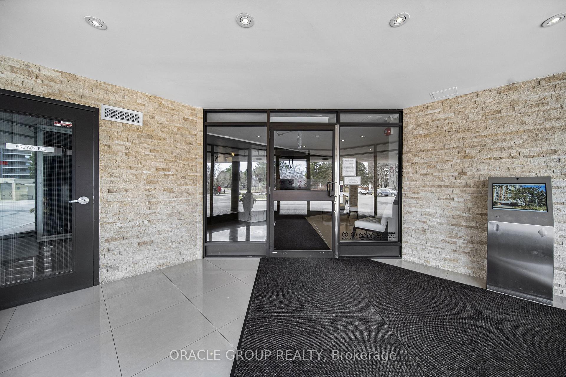 1 Bedroom Condo at 1485 Lakeshore,  Mississauga For sale