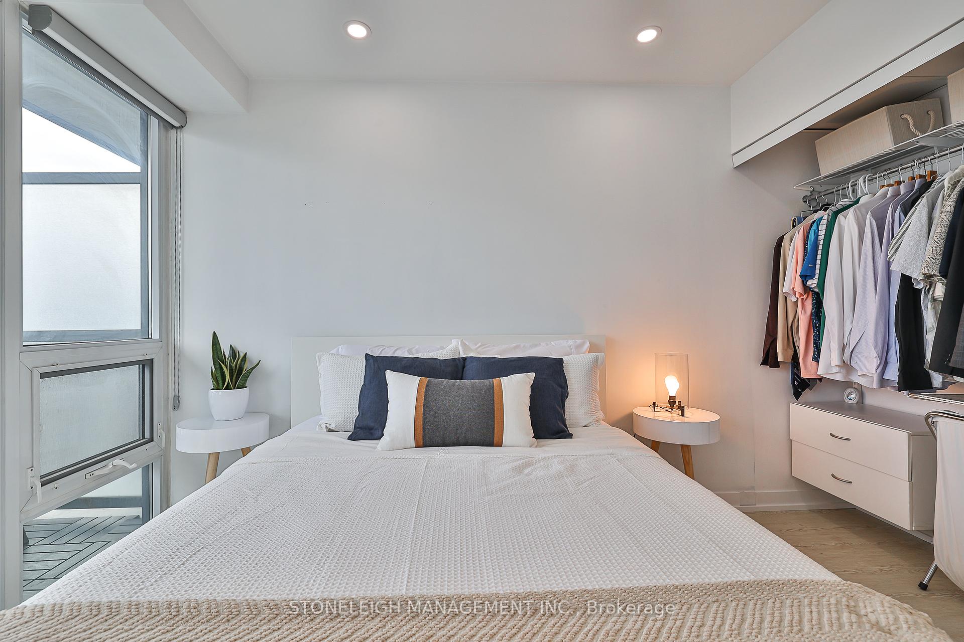2 Bedrooms Condo at 105 George,  Toronto For sale