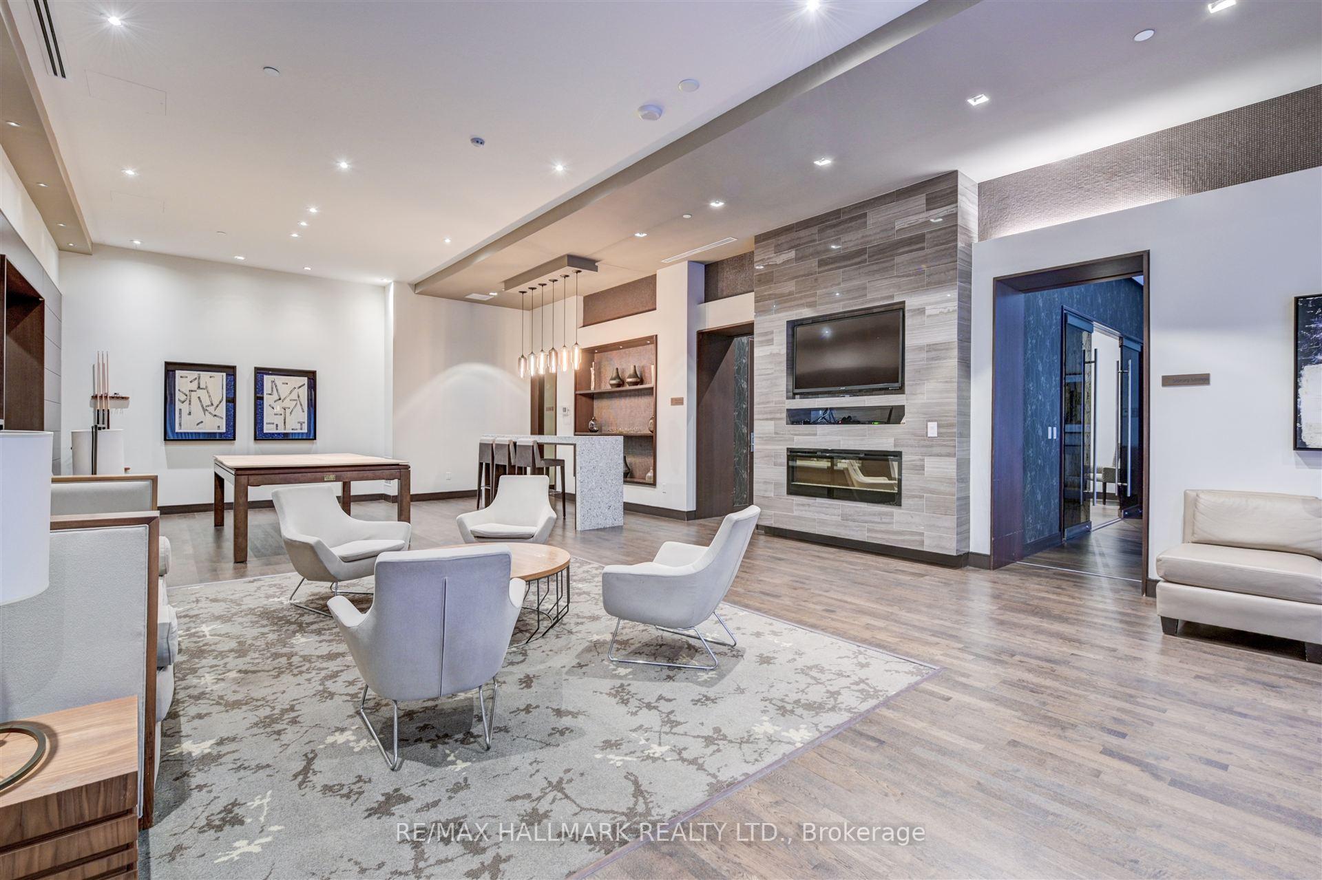 2 Bedrooms Condo at 55 Front, Toronto For sale