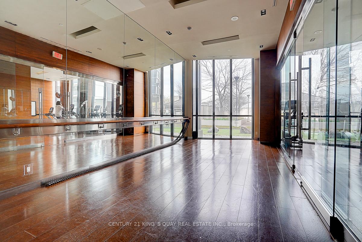 2 Bedrooms Condo at 5 Valhalla Inn, Toronto For sale