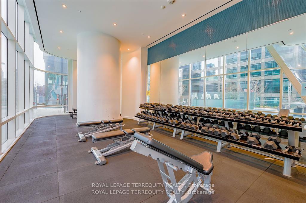 2 Bedrooms Condo at 1 Bloor, Toronto For sale