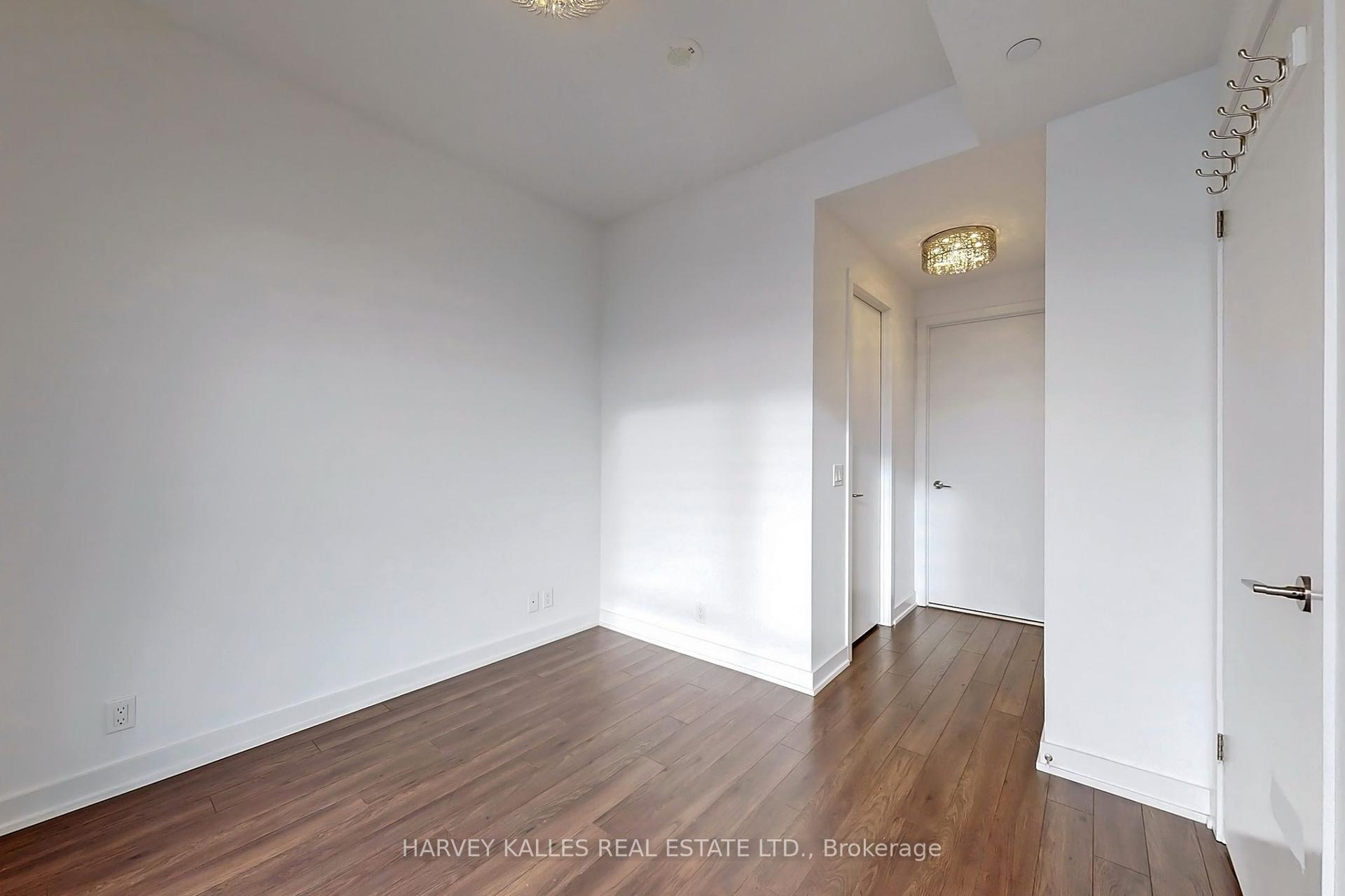 2 Bedrooms Condo at 10 Park Lawn, Toronto For sale