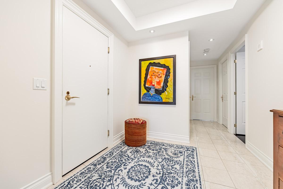 2 Bedrooms Condo at 8 Sultan, Toronto For sale