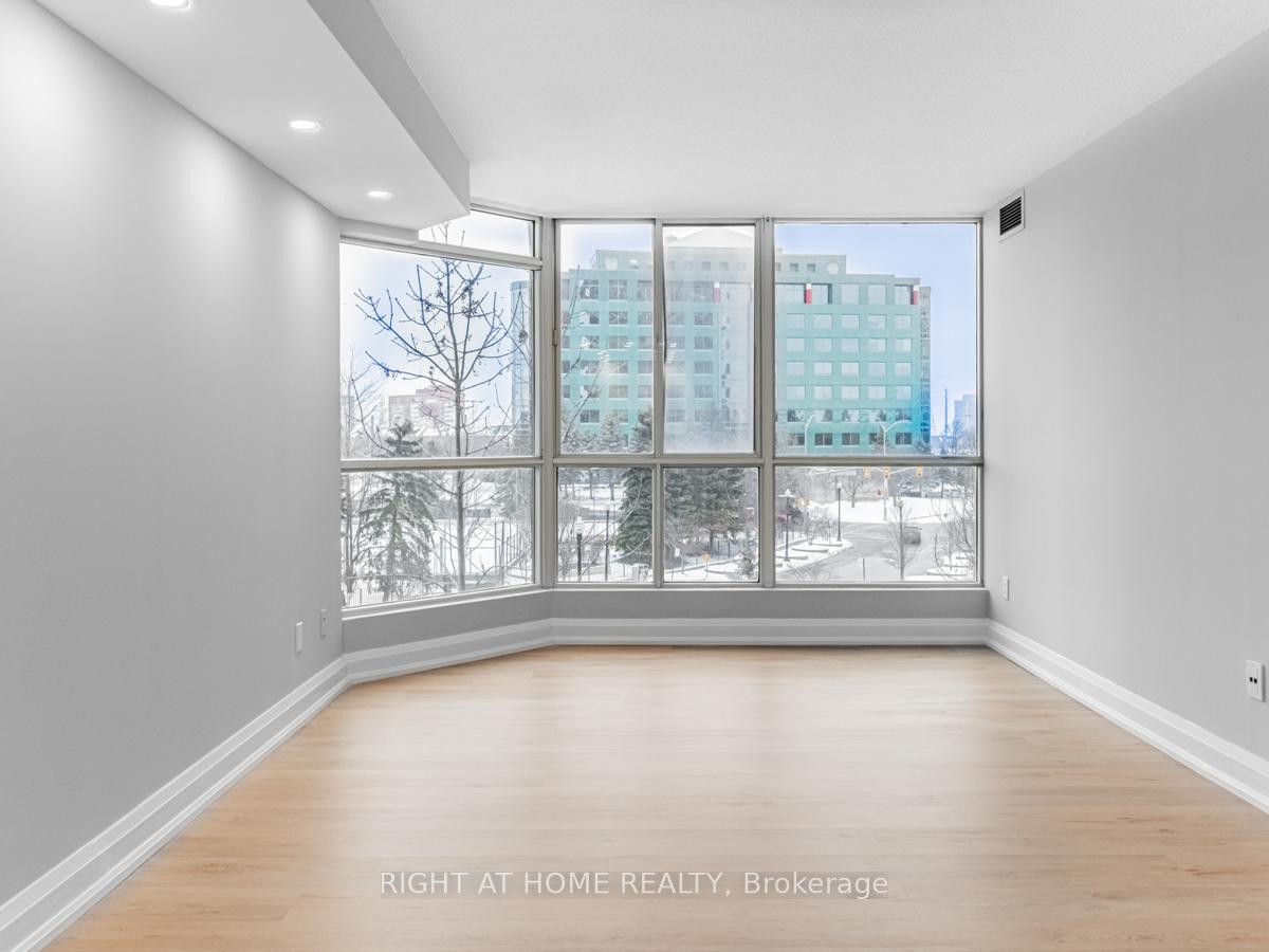 1 Bedroom Condo at 55 Kingsbridge Garden,  Mississauga For sale