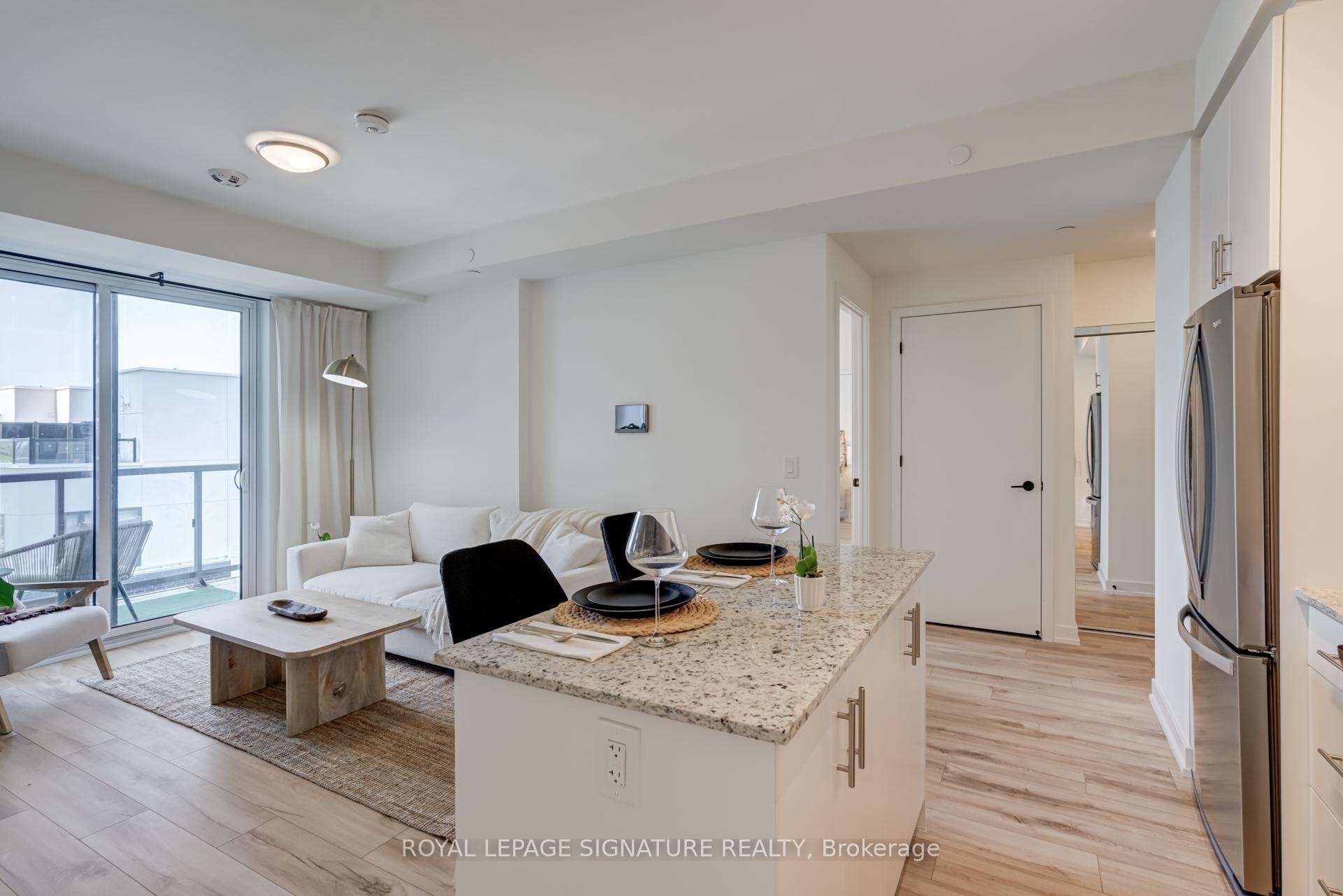 2 Bedrooms Condo at 335 Wheat Boom, Oakville For sale