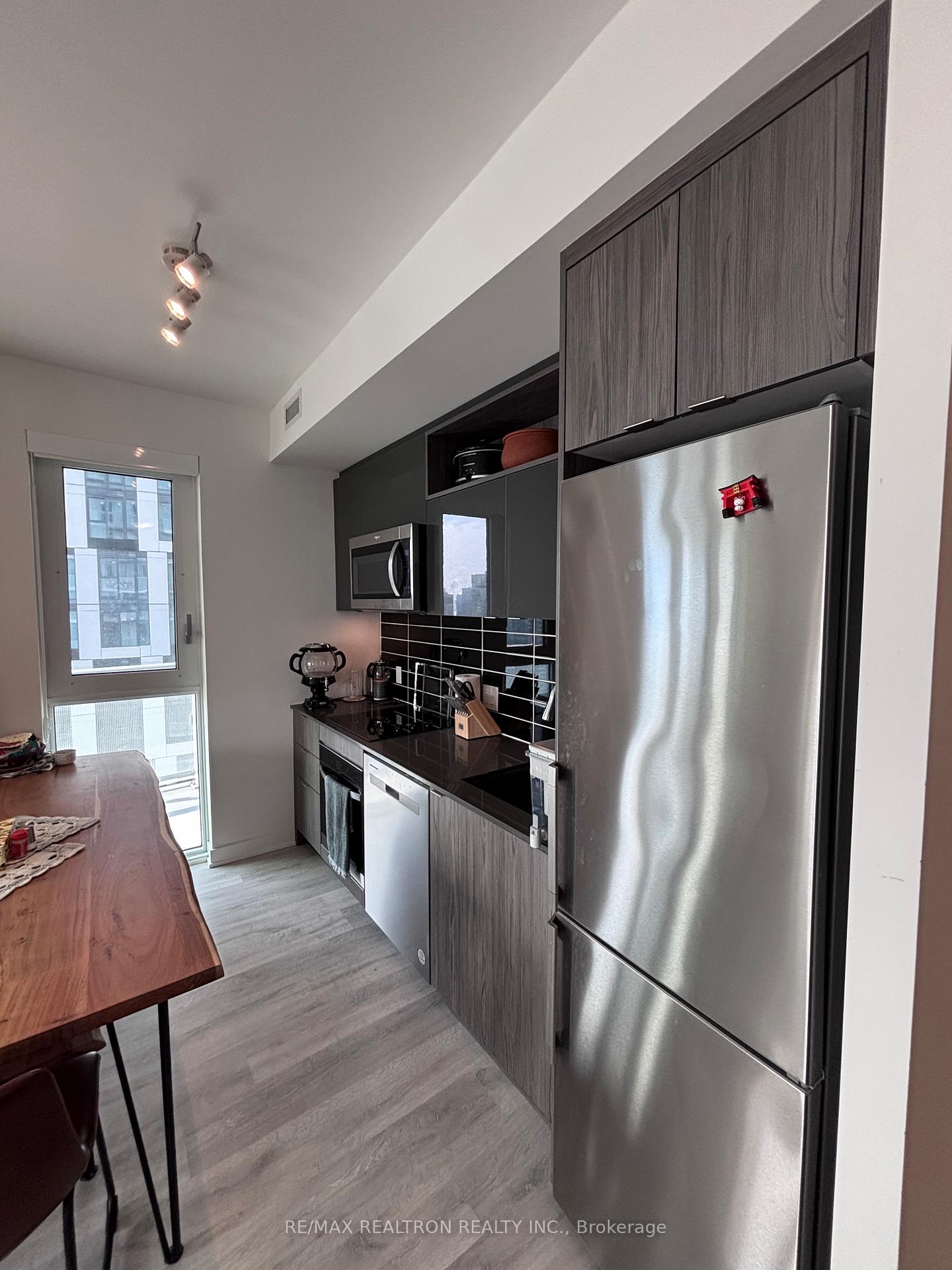 3 Bedrooms Condo at 100 Dalhousie, Toronto For sale