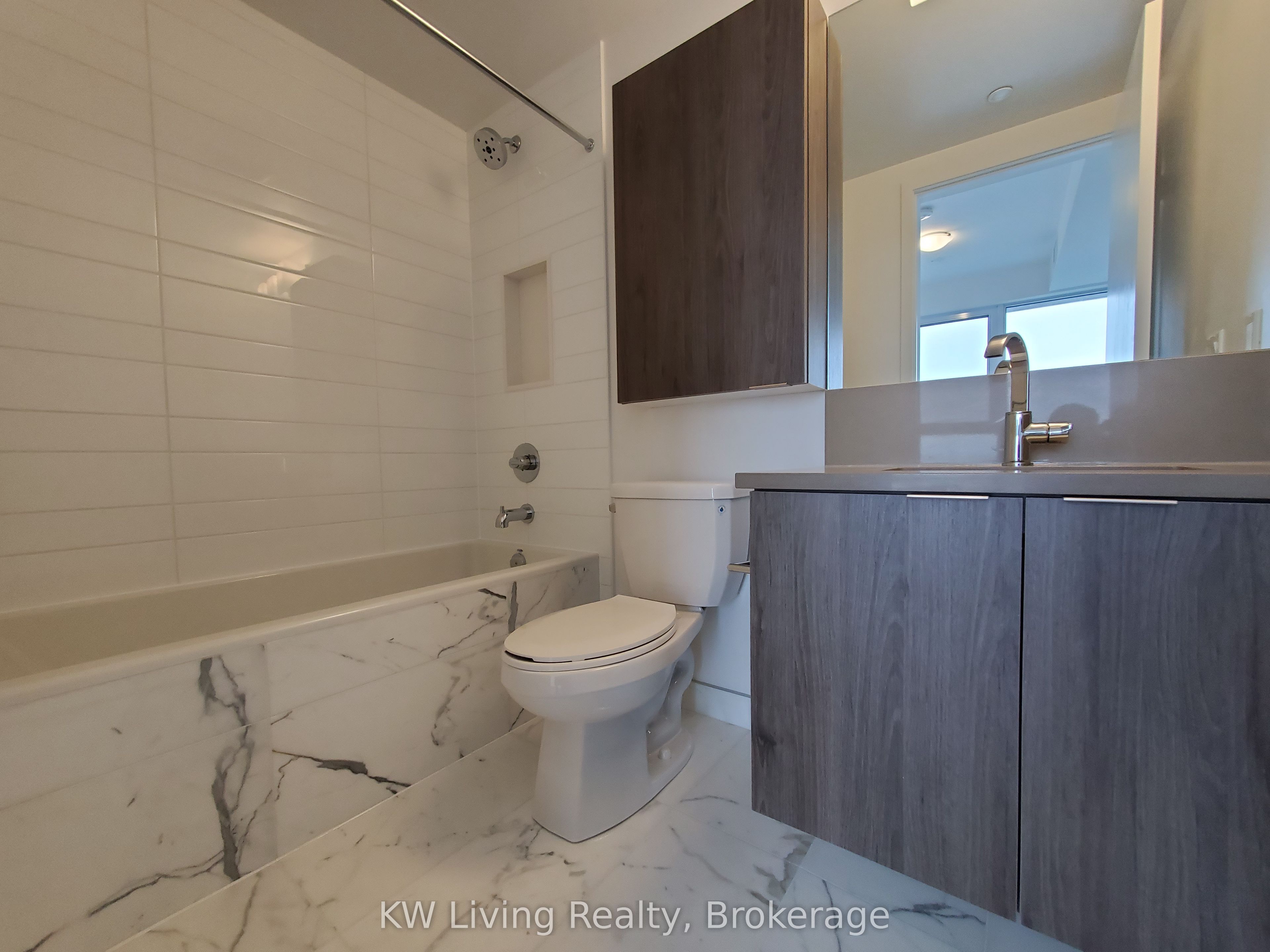 38 Iannuzzi Street, #1810