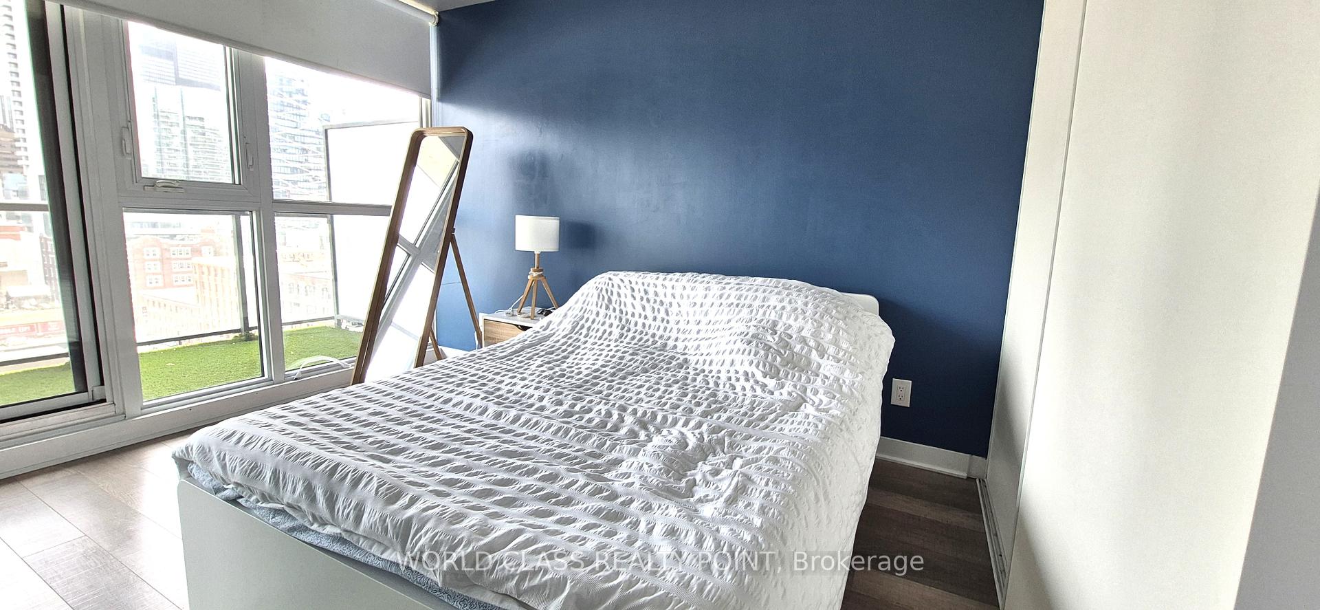1 Bedroom Condo at 290 Adelaide, Toronto For sale