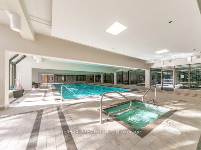 2 Bedrooms Condo at 20 Southport,  Toronto For sale