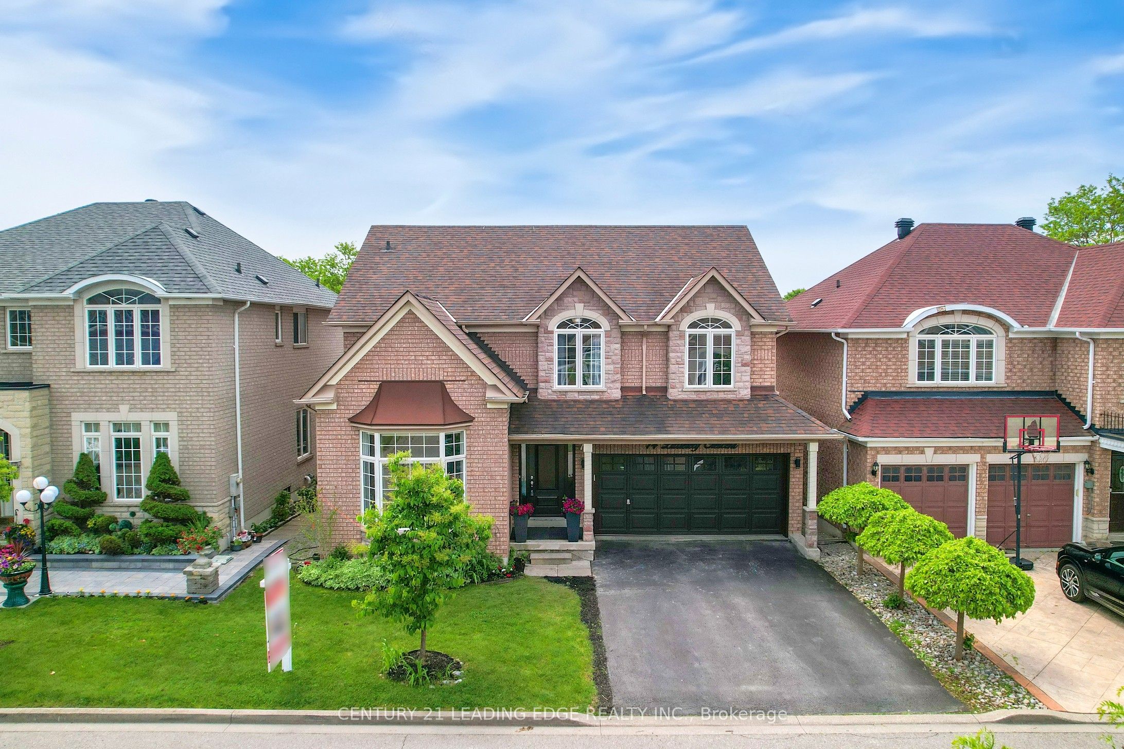 74 Littleleaf Crescent