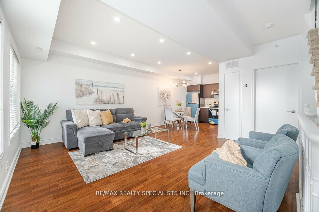5 Richgrove Drive, #212
