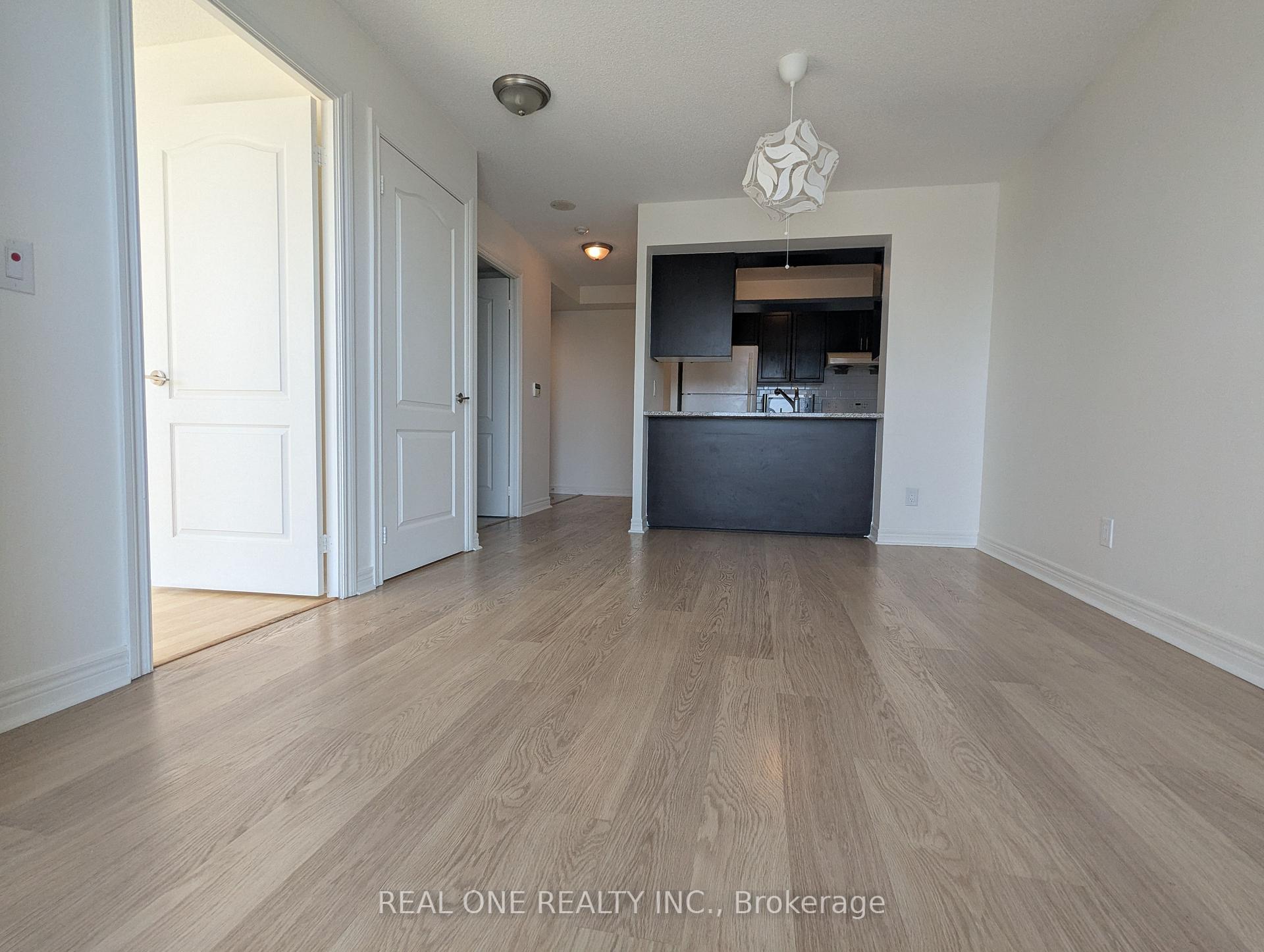 1 Bedroom Condo at 60 Town Centre, Toronto For sale