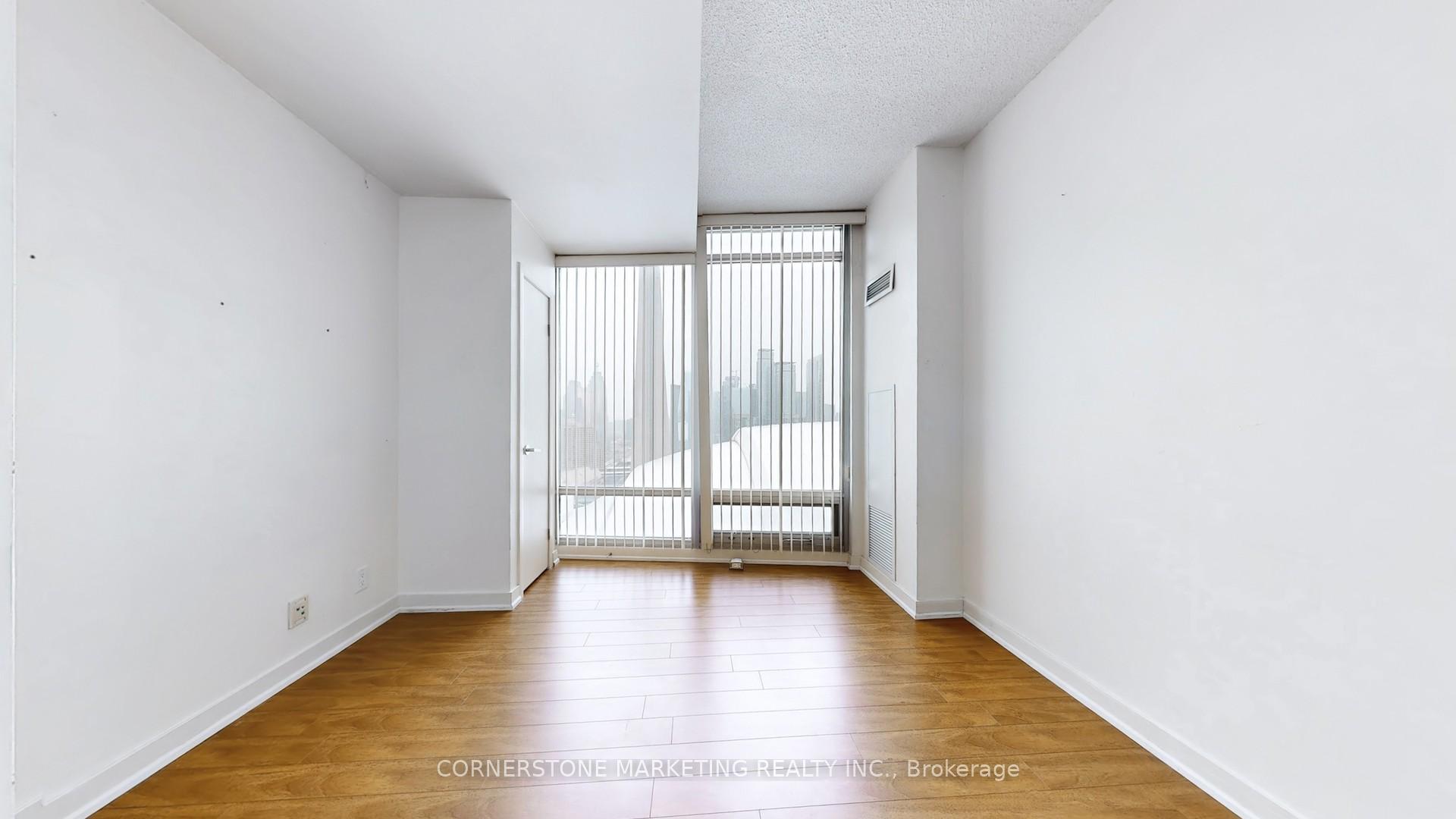 3 Bedrooms Condo at 81 Navy Wharf, Toronto For sale