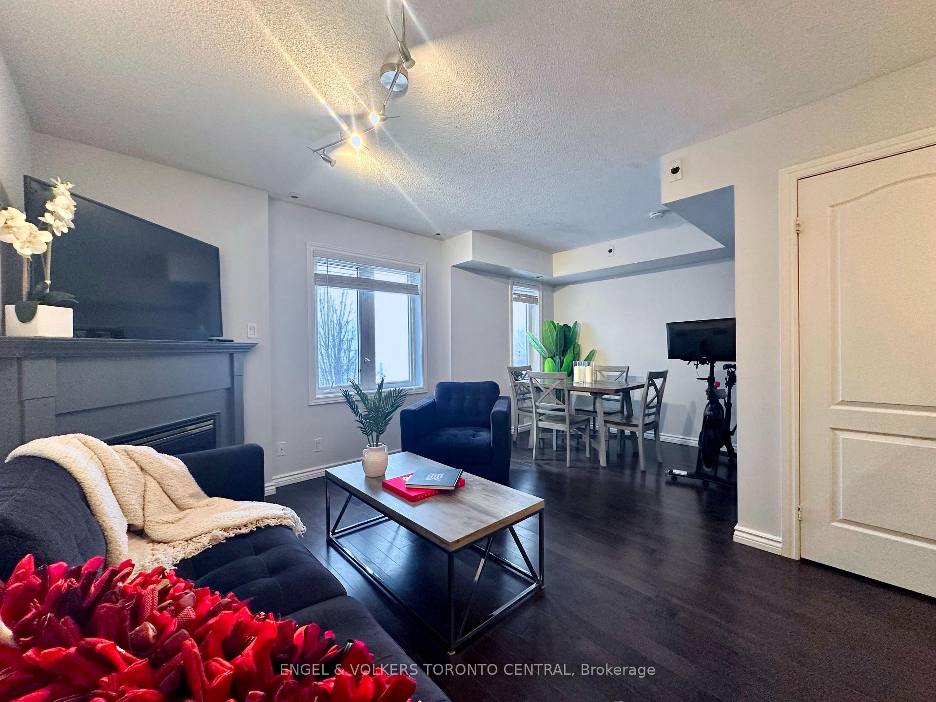 2 Bedrooms Condo at 12 Sudbury, Toronto For sale