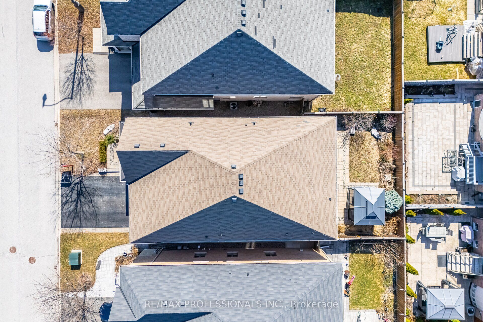 35 Lampman Crescent