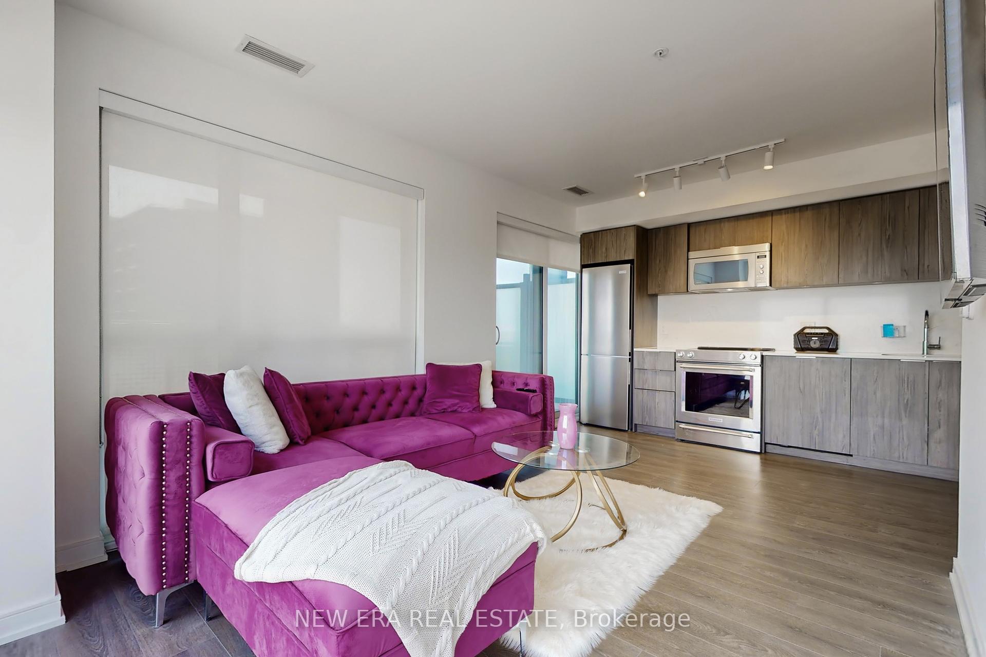2 Bedrooms Condo at 30 Samuel Wood, Toronto For sale