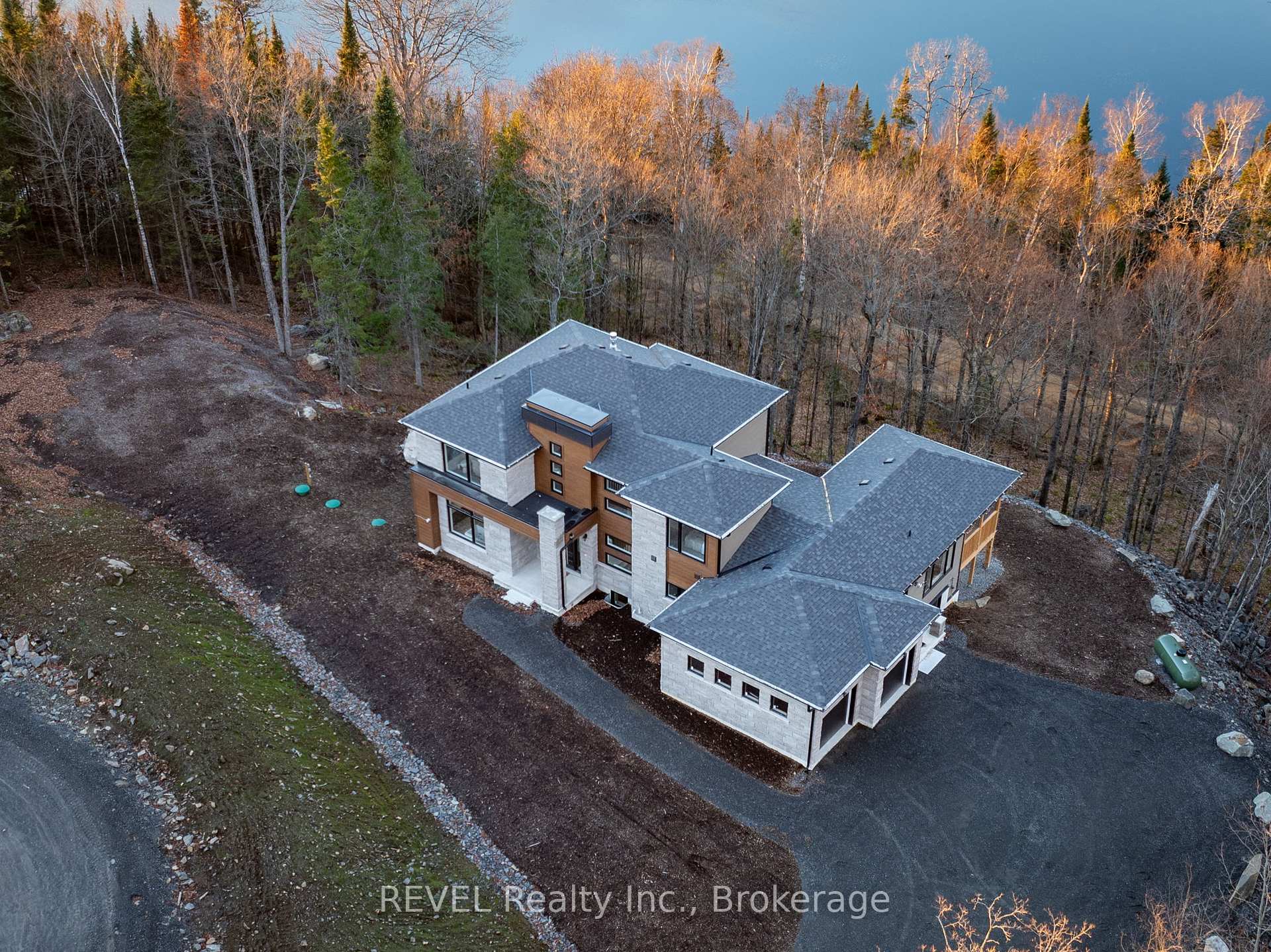 1008 Napier Court, Lake of Bays, ON P1H 0K1