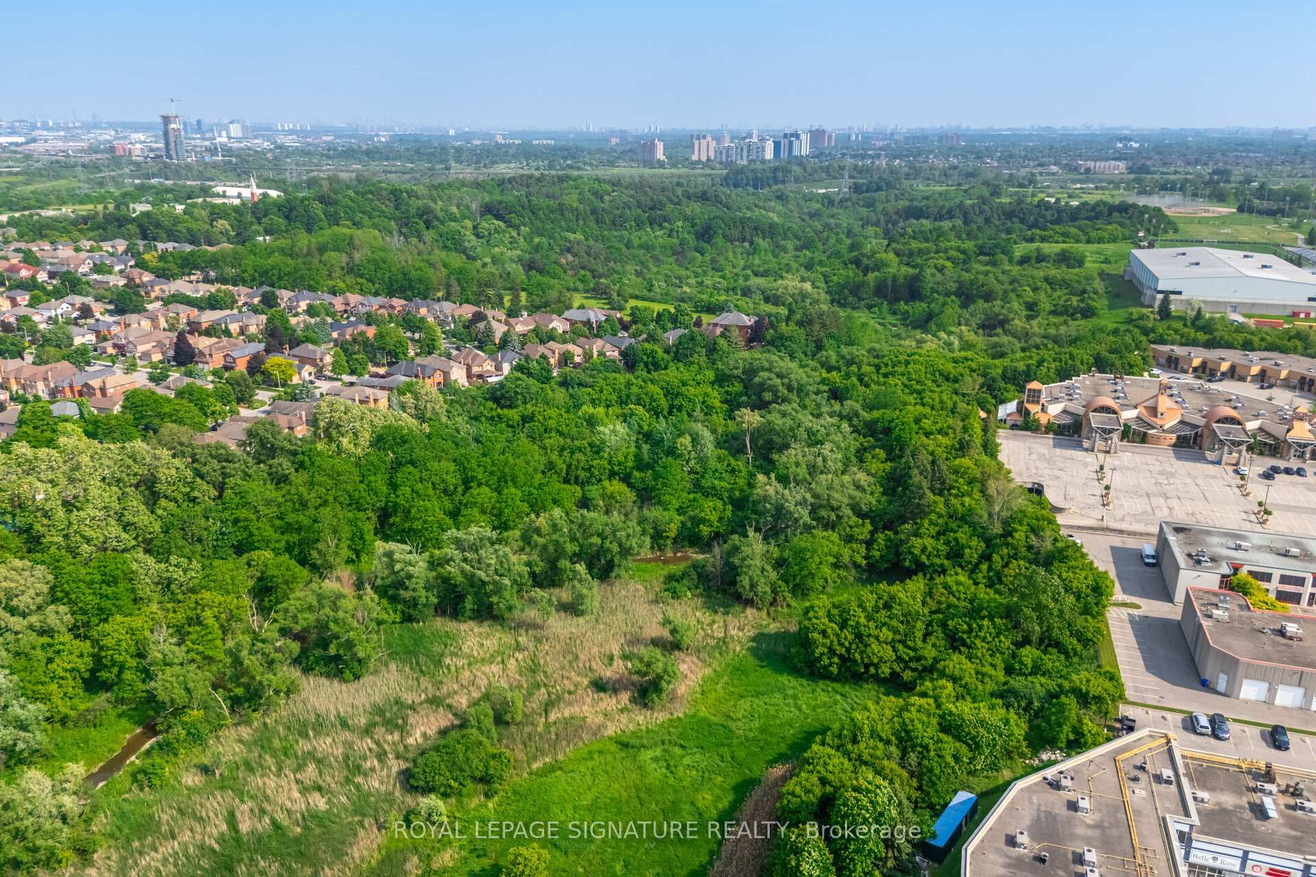 2 Bedrooms Condo at 5289 Highway 7, Vaughan For sale