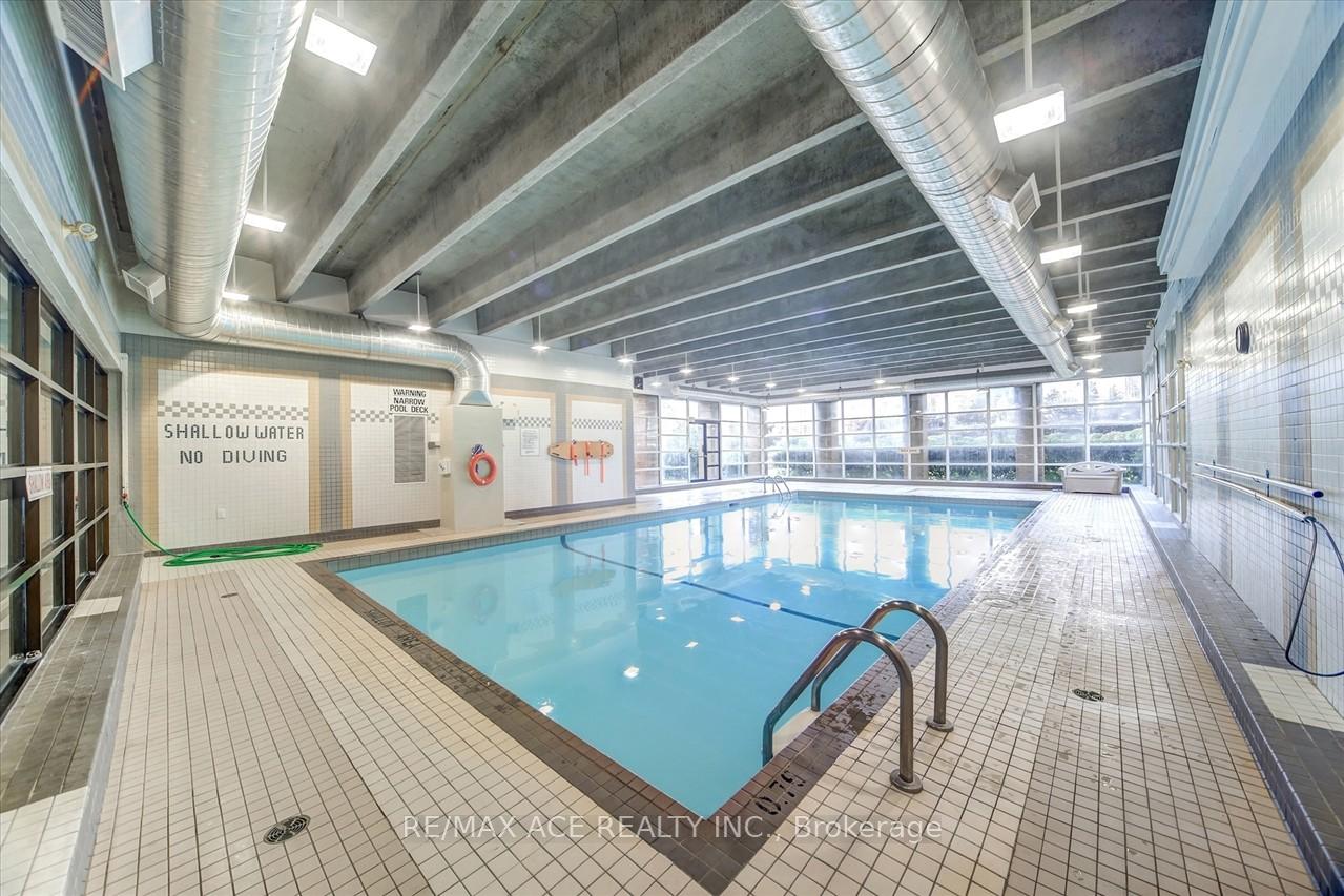 3 Bedrooms Condo at 330 Mccowan, Toronto For sale
