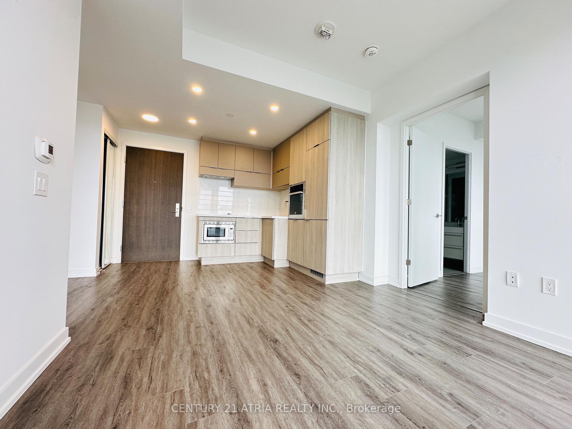 2 Bedrooms Condo at 39 ROEHAMPTON, Toronto For sale