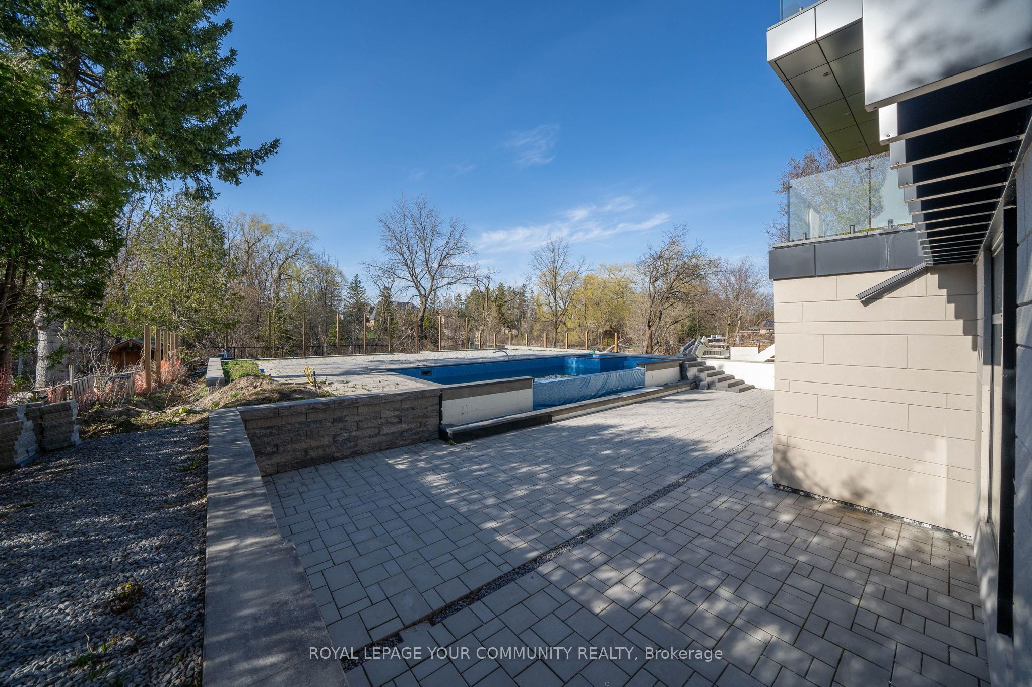 8 Poplar Drive