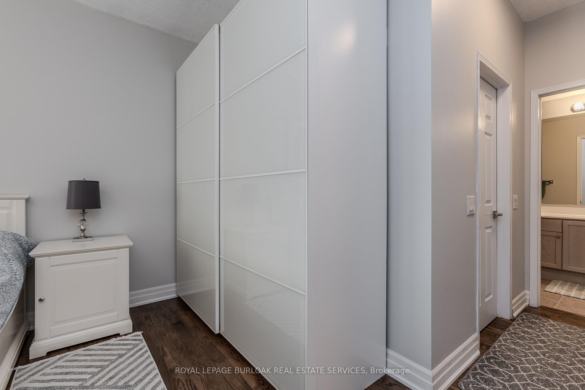 2 Bedrooms Condo at 2085 Amherst Heights, Burlington For sale