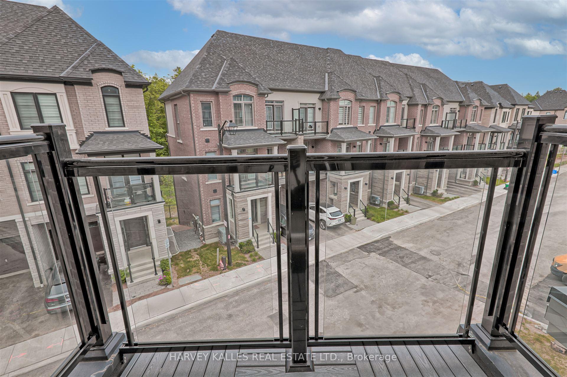 75 De La Roche Drive S