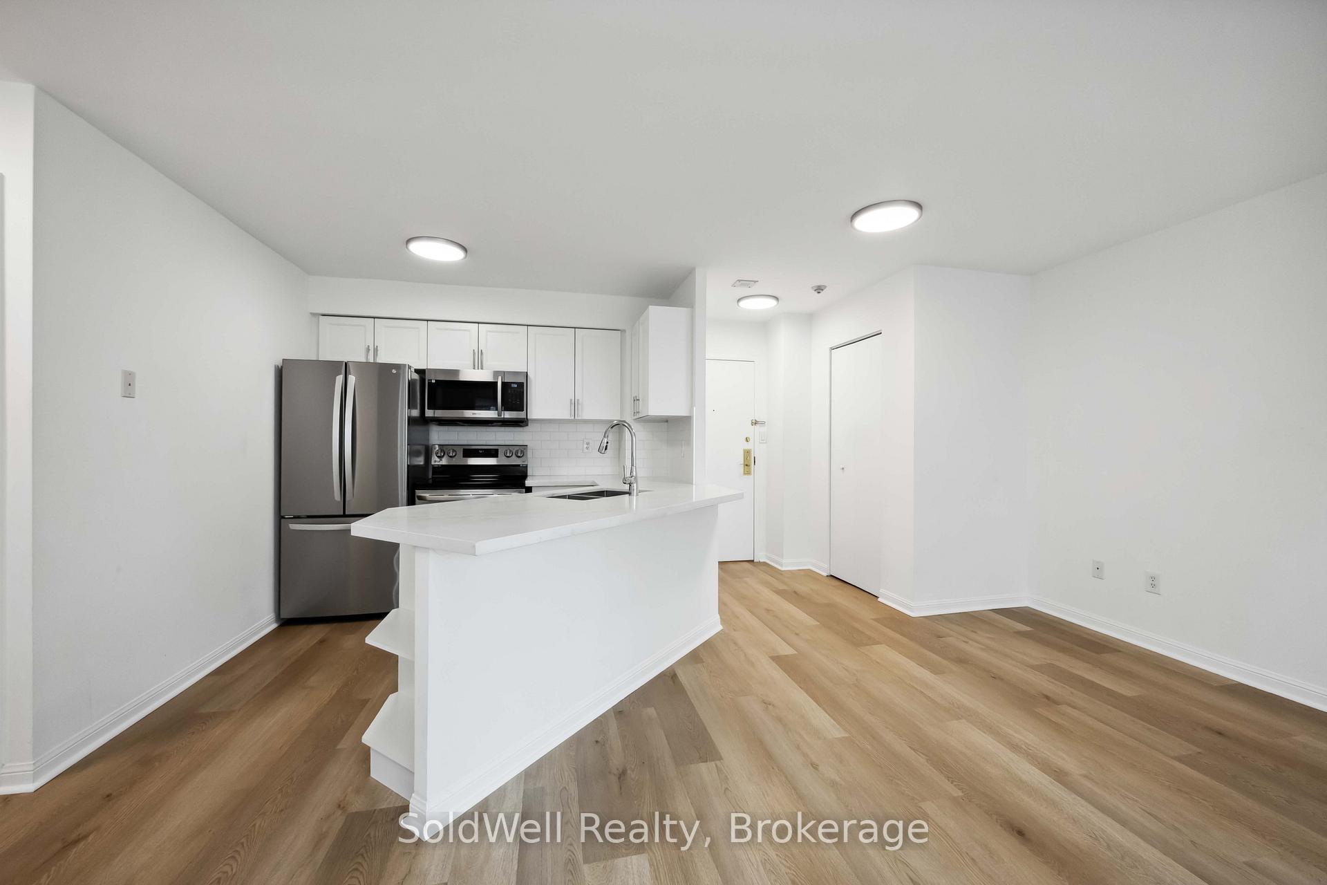 2 Bedrooms Condo at 25 Grenville,  Toronto For sale
