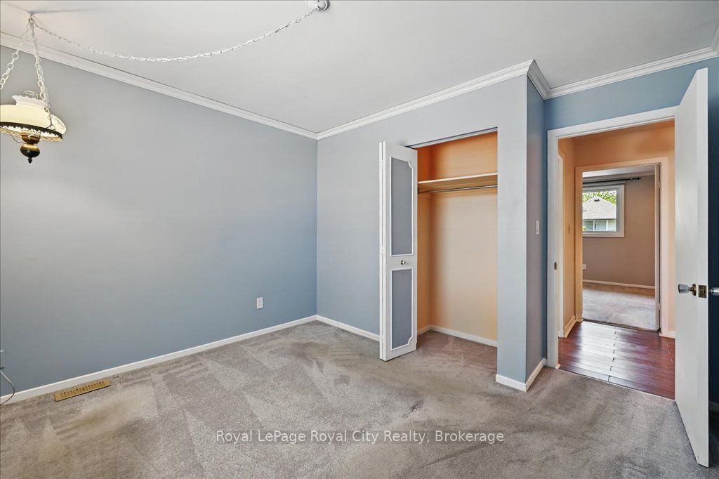 701 Castleguard Crescent