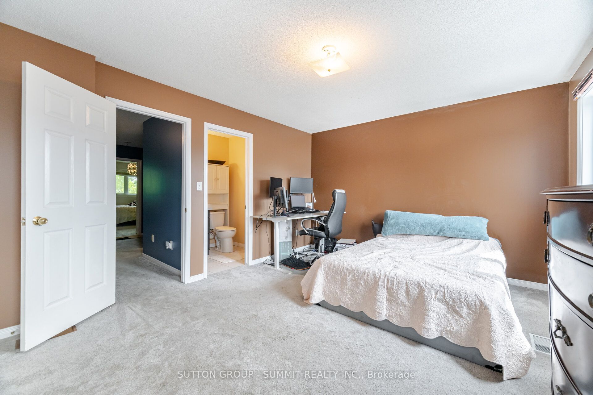 1809 Upper Wentworth Street, #32