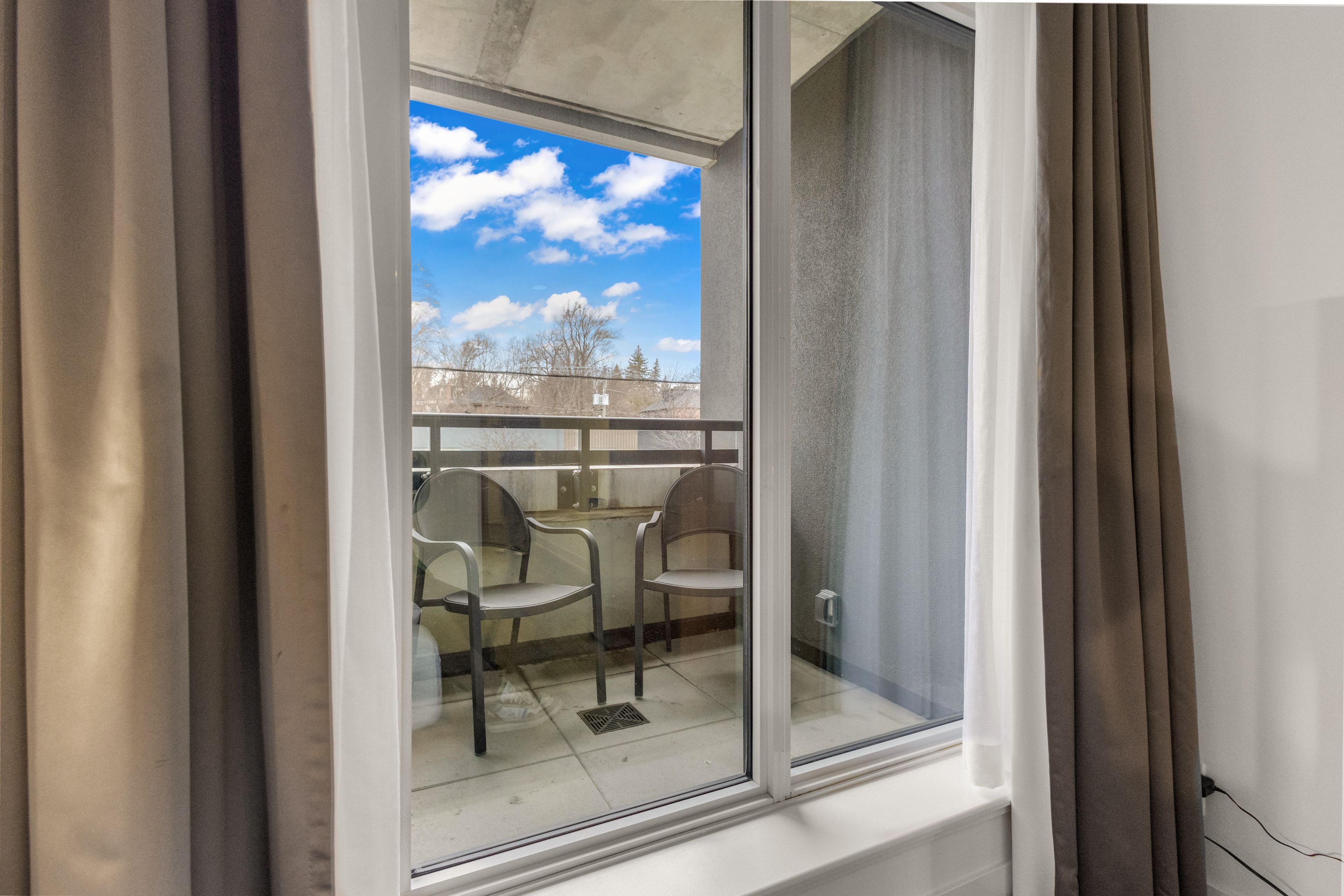 170 Chiltern Hill Road 402